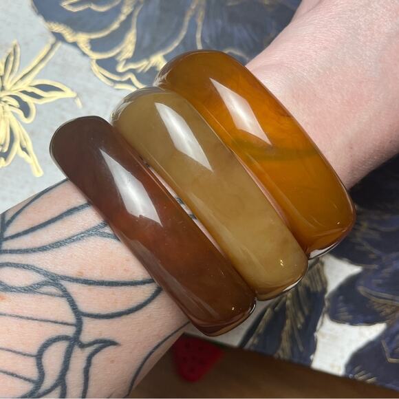 Vintage Chunky Acrylic Bangle Set in Butterscotch Amber and Coffee with Cream D3 - Picture 2 of 11